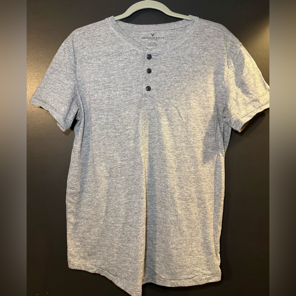 American Eagle Outfitters Light Gray Short Sleeve Henley